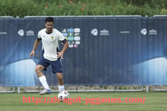 pg电子在线下载-最新赛季意甲球队球衣大赏与设计理念分析